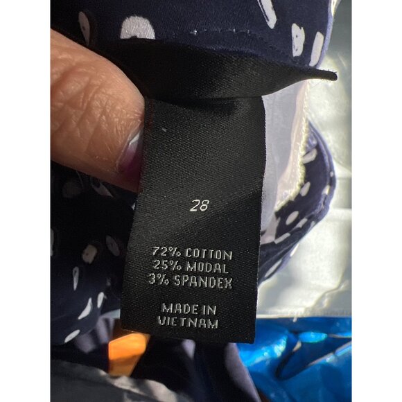 Lane Bryant Womens Size 28 Polka Dot Navy Shorts   Vacation Resort Stretch - Picture 4 of 11